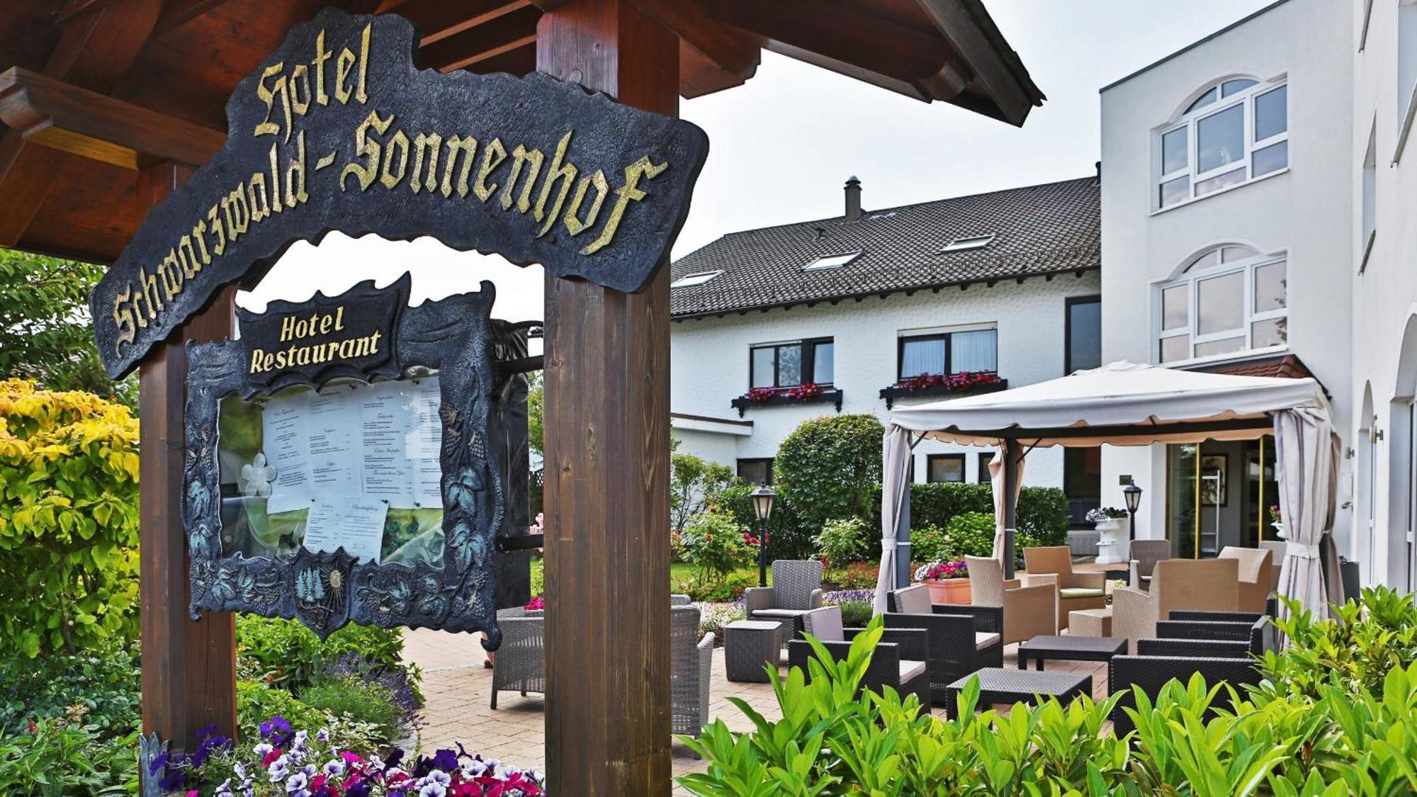 ホテル Schwarzwald Sonnenhof Schömberg エクステリア 写真